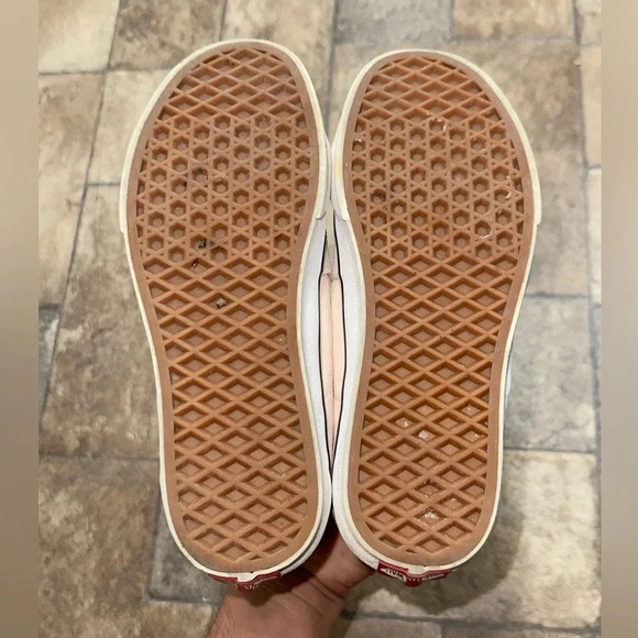 Vans x Disney Size 6.5 - Picture 5 of 7
